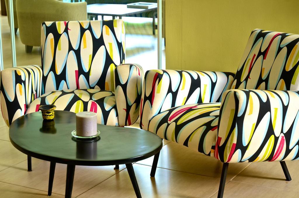 Hotel Maison Rouge Котону Экстерьер фото