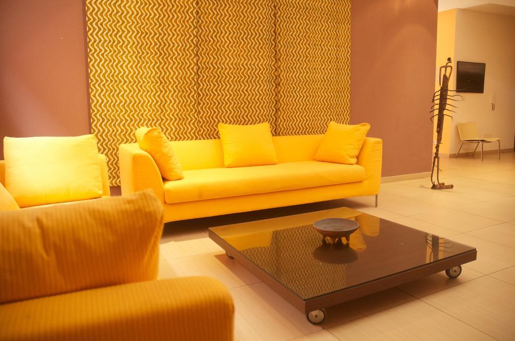 Hotel Maison Rouge Котону Экстерьер фото
