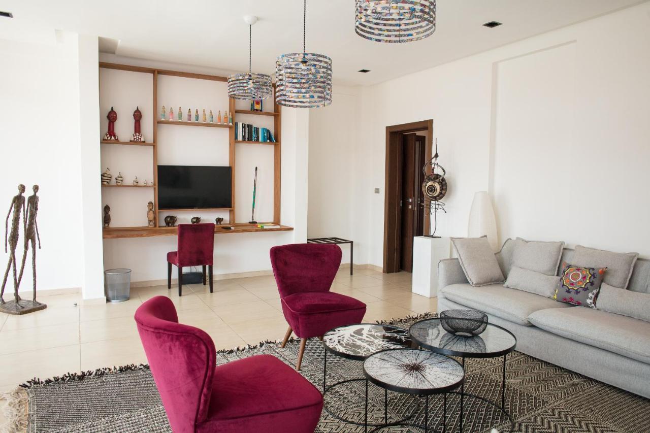 Hotel Maison Rouge Котону Экстерьер фото